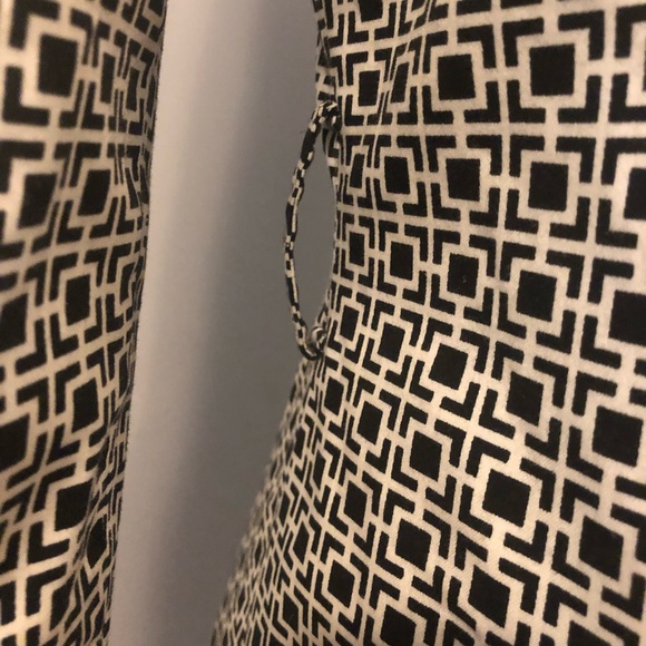 Chapter 1 Black & White blazer jacket. - Picture 4 of 7